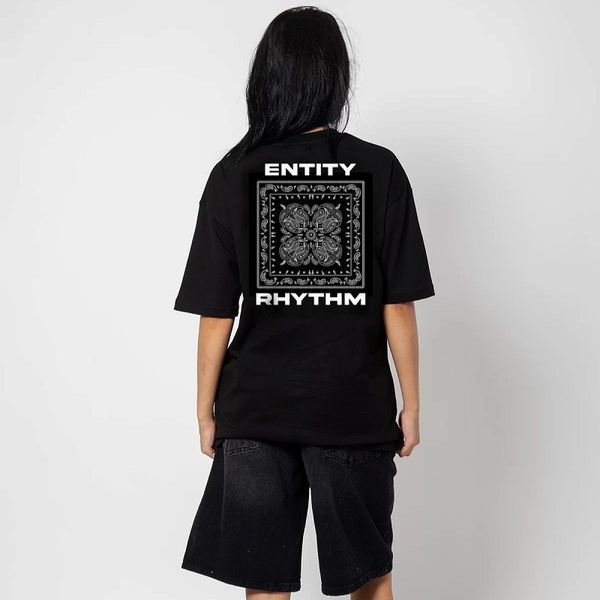 Футболка з принтом бандани і написом "ENTITY RHYTHM", чорна, унісекс S-M 140375 140375 фото